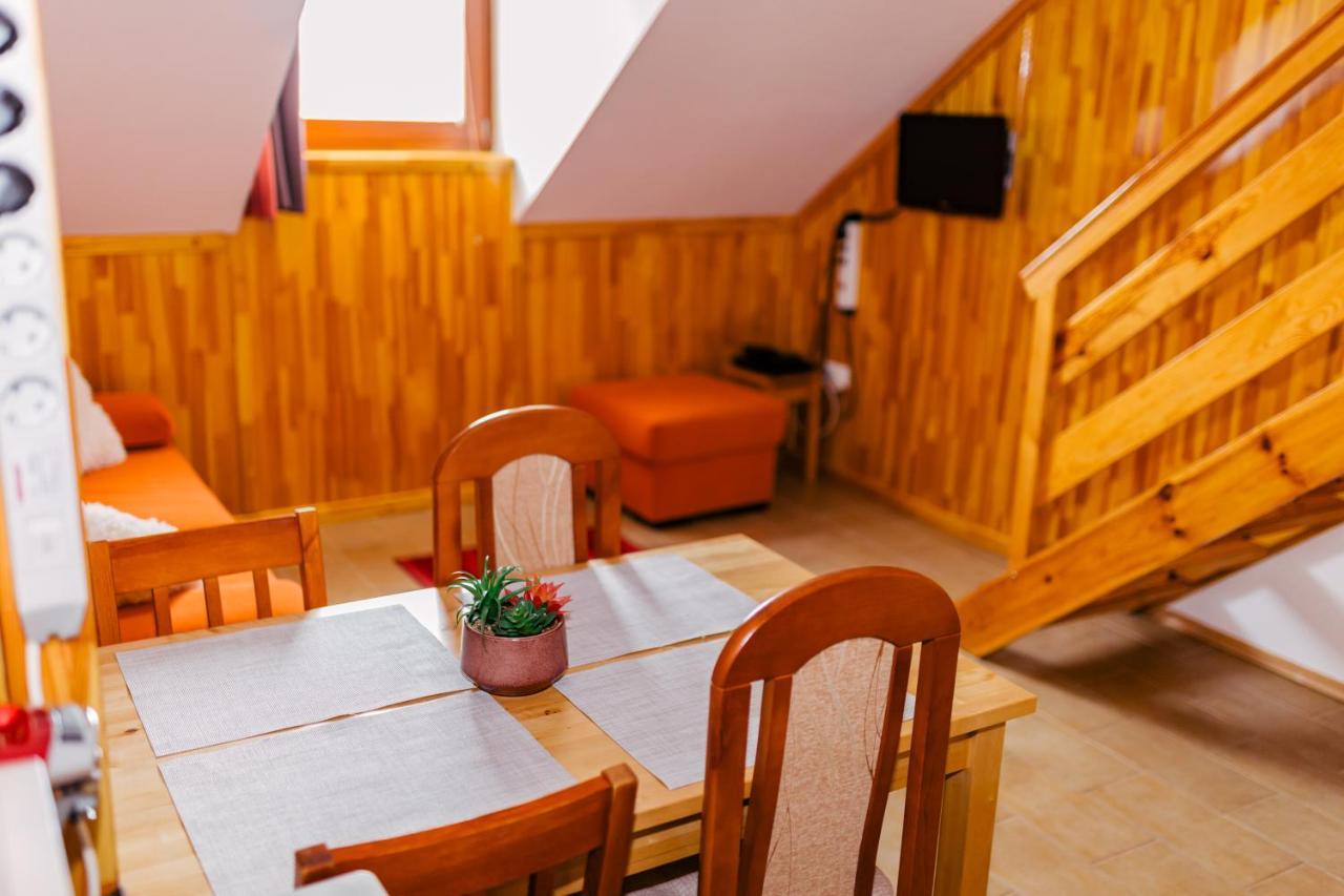 Niki Apartman Gyula Buitenkant foto