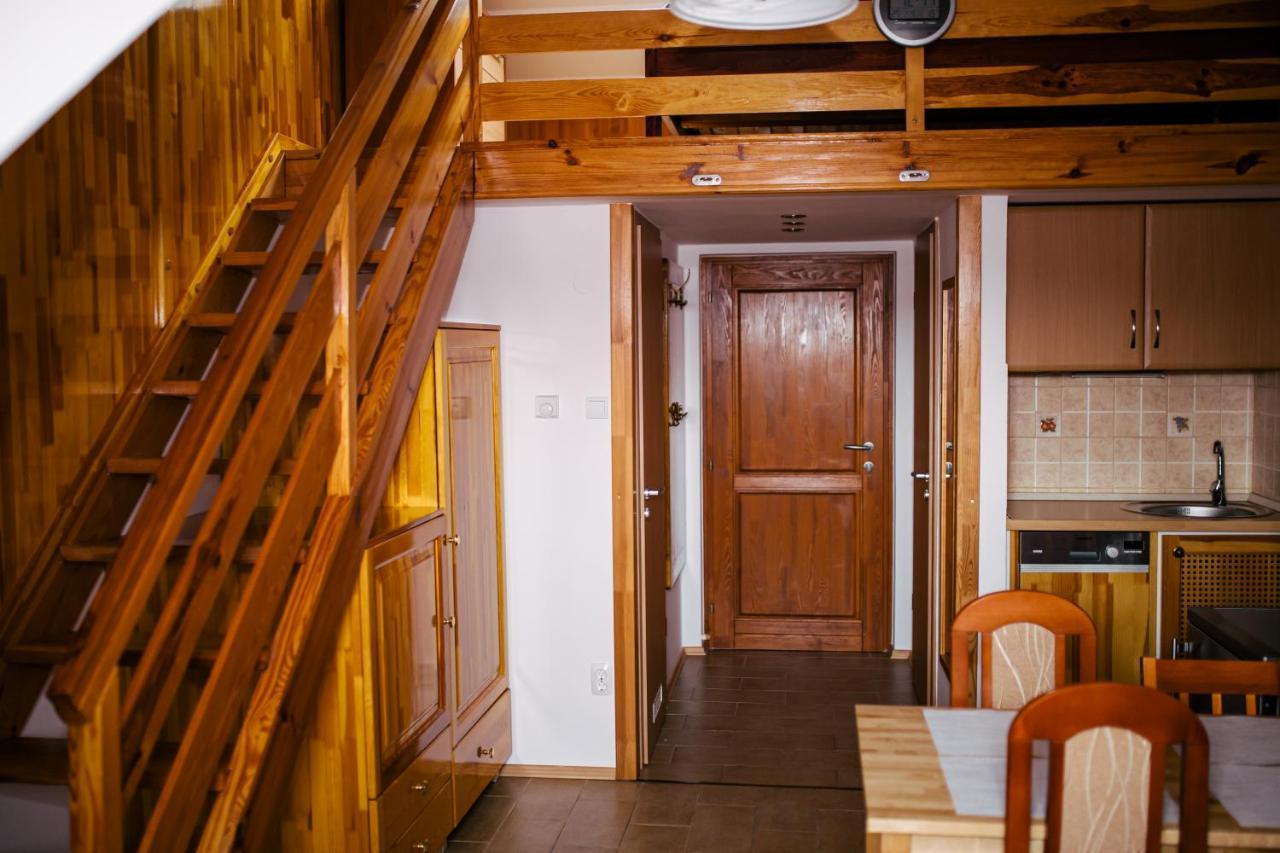 Niki Apartman Gyula Buitenkant foto