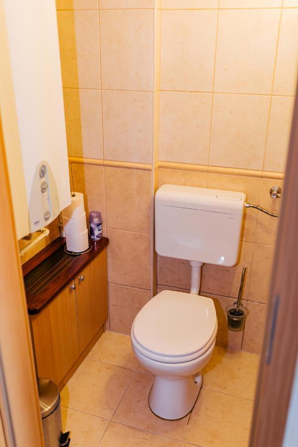 Niki Apartman Gyula Buitenkant foto